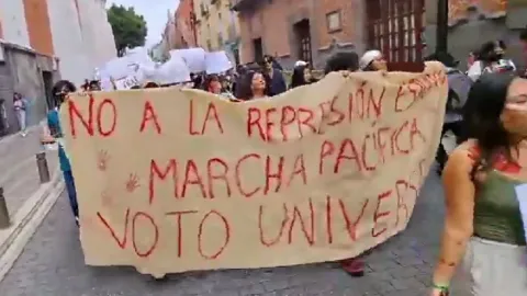 Estudiantes de la BUAP se movilizan contra Lilia Cedillo