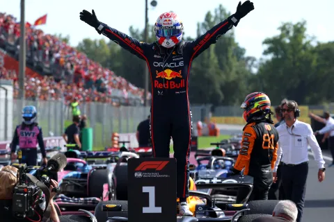 El piloto de Red Bull, Max Verstappen, ganó el GP de Italia.