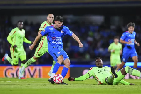 Cruz Azul vence a Juárez y son líderes generales del Torneo Apertura 2025.