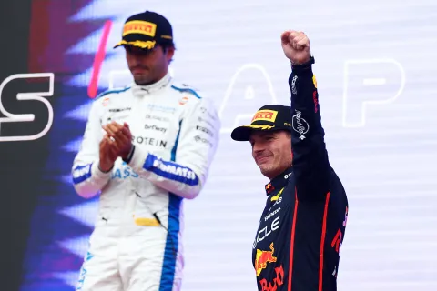 Max Verstappen no tuvo rivales en el Gran Premio de Azerbaiyán y se alzó con la victoria.
