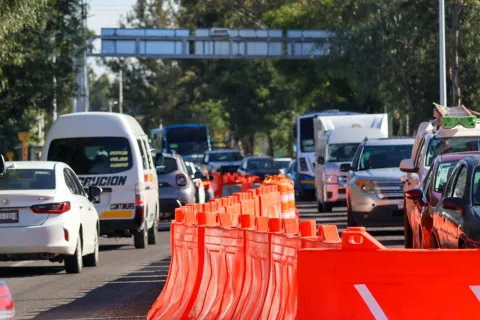 Demasiado tráfico en la carretera Santa Ana-Apizaco.
