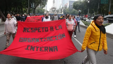Manifestación de normalistas de Teteles en la CDMX
