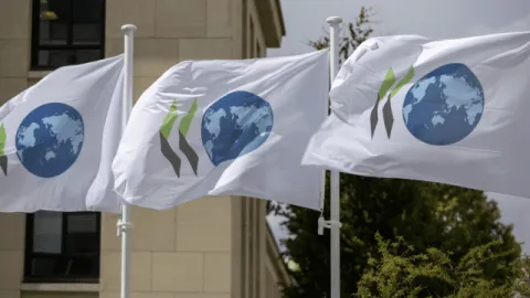 OCDE revisa al alza su pronóstico de crecimiento para el Producto Interno Bruto (PIB) de México.