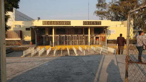 Fachada del Reclusorio Preventivo Varonil Oriente de la CDMX