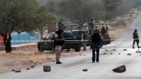 Hallan restos mutilados en carretera que conecta Zacatecas con Jalisco