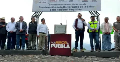 Colocación primera piedra de la Universidad de la Salud en Zoquitlán.
