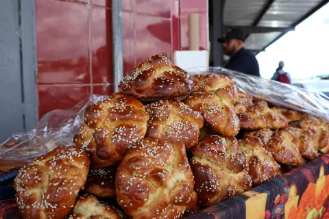 Listo para la comilona del pan de muerto, ya inició su venta en Tlaxcala.