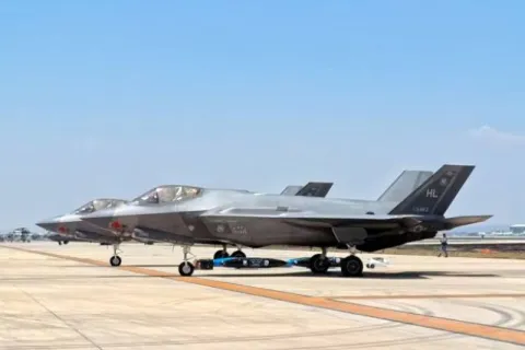 F35