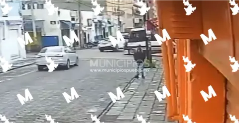 Espectacular accidente en el Centro Histórico de Puebla.