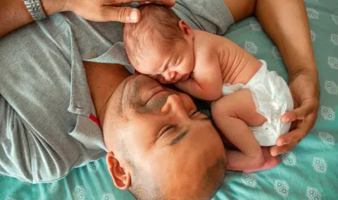 Ser padre modifica al hombre. Es un periodo significativo que trae consigo diversos ajustes que comienzan incluso antes del nacimiento del bebé.