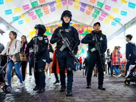 Policía
