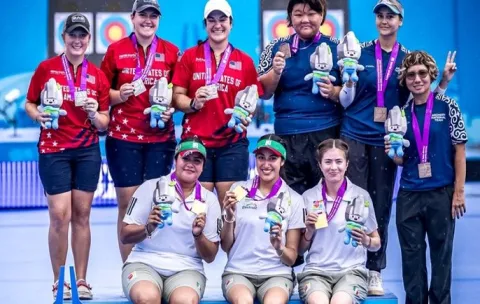 Oro para las mexicanas Maya Becerra, Mariana Bernal y Adriana Castillo.