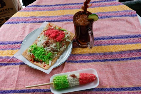 Antojitos mexicanos en el bar "El Mexicano”, en Ixtulco, Tlaxcala.