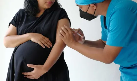 Durante el embarazo, la vacunación protege tu vida y la de tu bebé.
