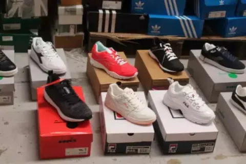 Zapatos Clones