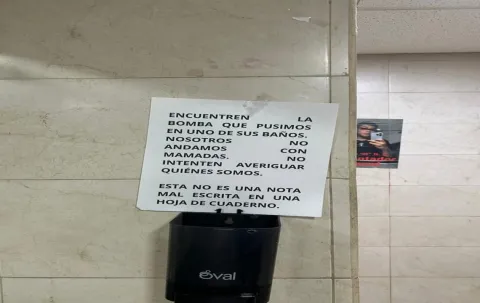 Se ha identificado a por lo menos dos personas presuntamente responsables de difundir falsas amenazas de bomba en instalaciones universitarias.