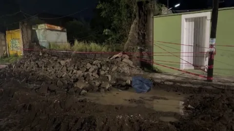 Colapsa barda en San Pedro Cholula.