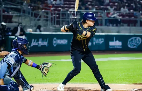 Ciro Norzagaray se fue de 5-4, en la victoria de los Jaguares de Nayarit sobre los Algodoneros de Guasave.