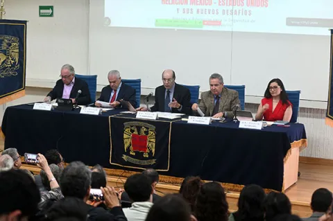 En la relación México-Estados Unidos (EUA) hay temas de seguridad y defensa de América del Norte que están sobre la mesa.