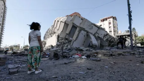 Israel obedece a Trump y cesa el fuego en Gaza 