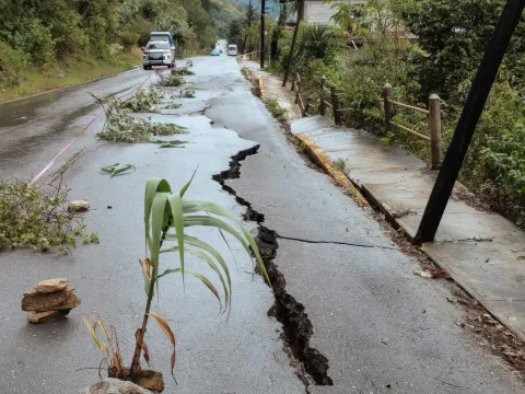 Van 22 muertos en el país por las lluvias de las tormentas tropicales Raymond y Priscilla en el océano Pacífico.