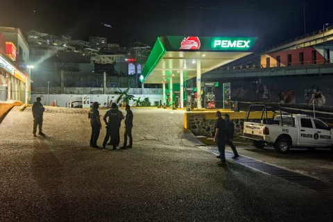 p