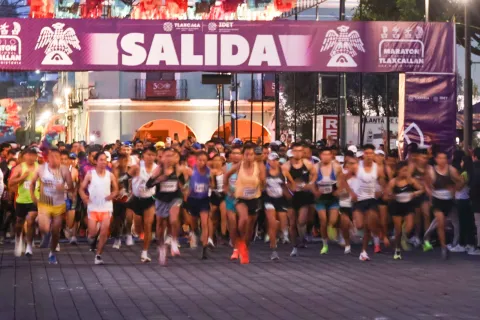 Buena respuesta al Medio Maratón Internacional Tlaxcallan, en Tlaxcala.