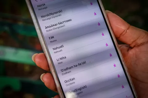 Celulares integran el náhuatl en sus teclados como opción de escritura y accesibilidad.