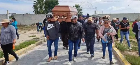 Último adiós del empresario poblano, Julio Torres.