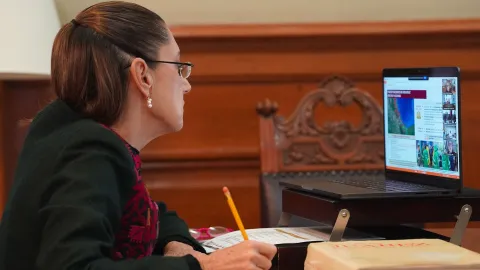 Sheinbaum sostiene reunión urgente para abordar afectaciones de lluvias 