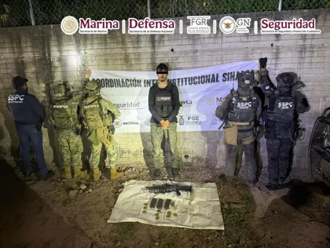 Detienen en Sinaloa a presunto integrante de célula criminal "Los Chapitos".
