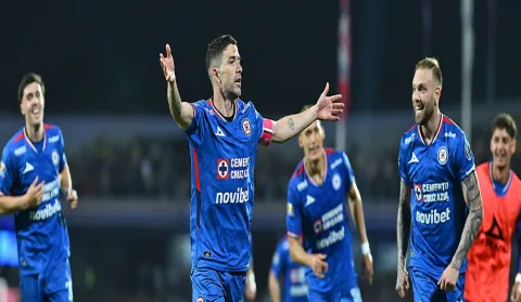 Cruz Azul venció 2-1 al América.