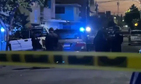 En Nezahualcóyotl, Edomex, fueron abandonados al interior de un vehículo cuatro cuerpos, tres mujeres y un hombre.