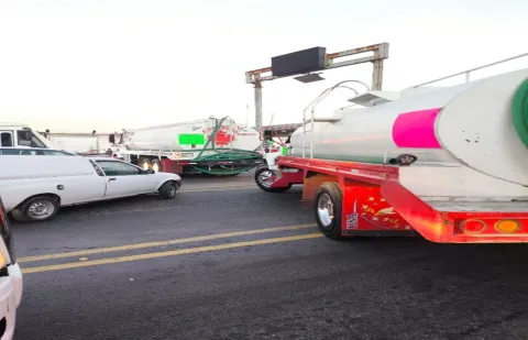 Piperos y purificadores de agua llevan a cabo bloqueos en varios puntos de la Ciudad de México y el Estado de México.