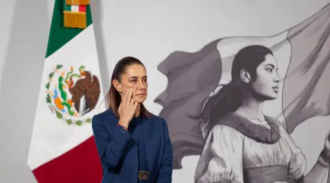 sheinbaum-bandera-andrea murcia