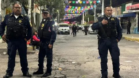 Tres personas perdieron la vida y cinco más resultaron lesionadas, tras una riña después de una festividad religiosa en la colonia Pueblo de San Francisco Tlaltenco, en Tláhuac.