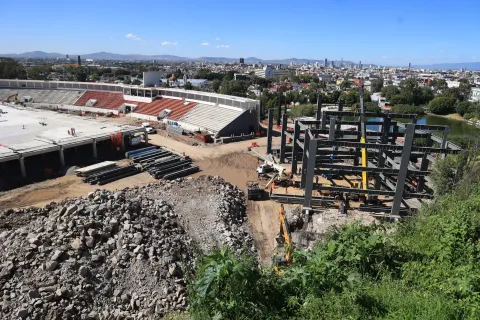 Avanza la construcción de la Universidad del Deporte en Puebla.
