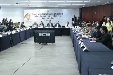 Avanza en comisiones reforma a la Ley de Amparo.