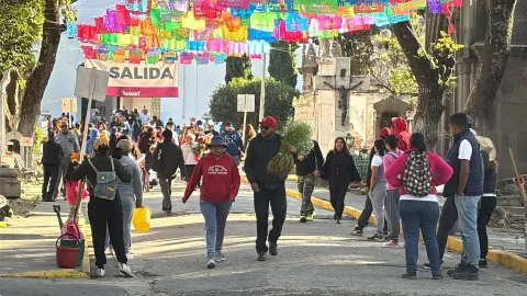 Más de 120 mil personas visitaron el Panteón Municipal de Puebla durante la celebración de Todos Santos.