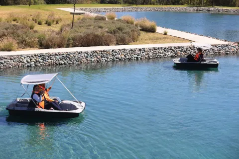 Paseo en lancha en el Lago del CIS de Angelópolis Puebla.