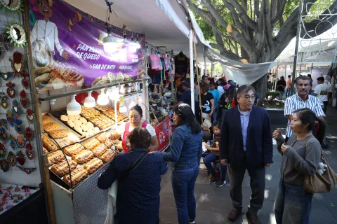 Así se vive la "Presencia de Oaxaca" en la ciudad de Puebla.