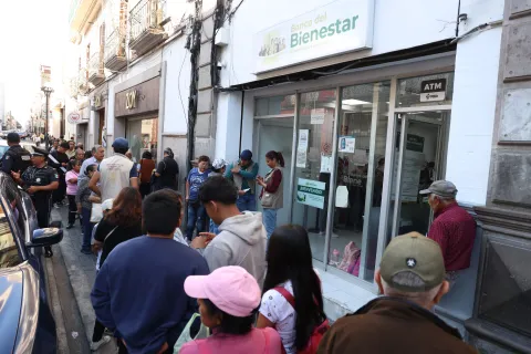 Féminas de 60, 61 y 62 reciben su pago de la Pensión Mujeres Bienestar.