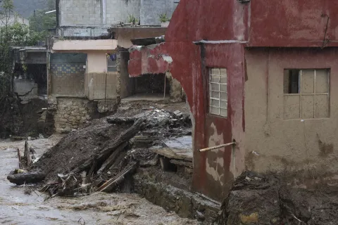 Así lucen dañadas las casas en Huauchinango, Puebla, por las lluvias de hace un mes.