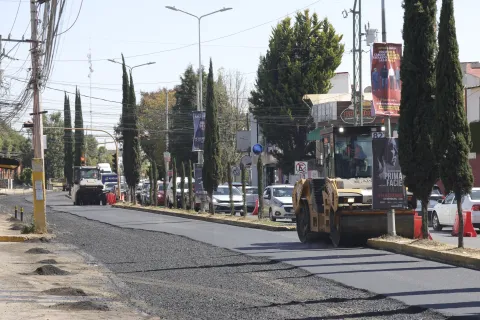 Rehabilitación de Camino Real a Cholula genera cierres.
