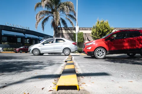 Colocan estructura metálica frente a la Estrella de Puebla.