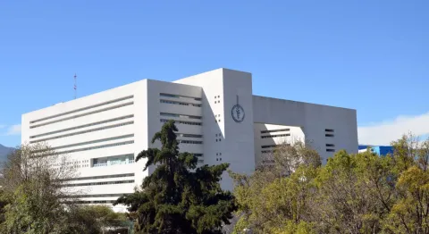 Instituto Nacional de Cancerología cumple 79 años con avances tecnológicos y mayor capacidad de atención.