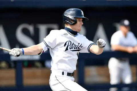 Los Pericos de Puebla anuncian la llegada del estadounidense River Town.