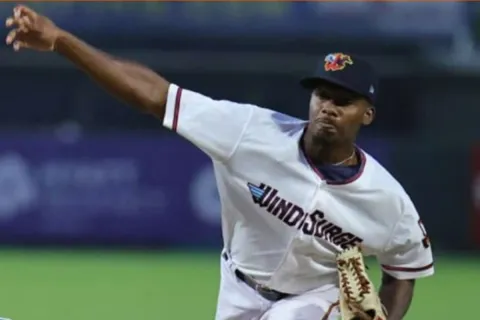 El dominicano Francis Peguero reforzará el bullpen de los Pericos de Puebla para la Temporada 2026 en la LMB.