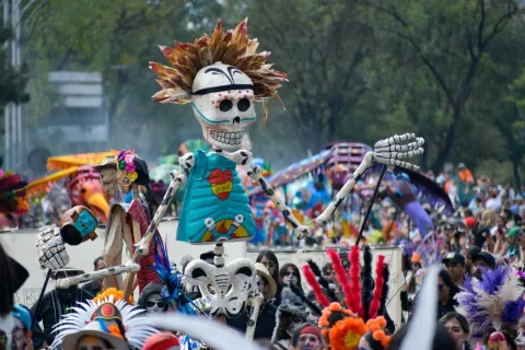 Gran ambiente en el Desfile de Día de Muertos en la CDMX.