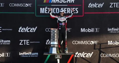 Alex de Alba se convirtió en el Campeón 2025 de NASCAR México Series.